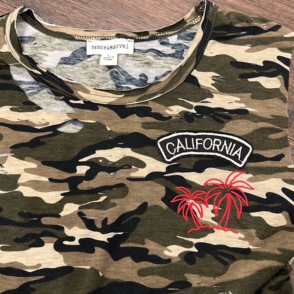 Distressed California muscle tank - Picture 2 of 2